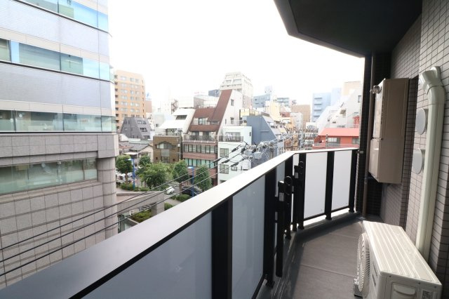 【バルコニー】