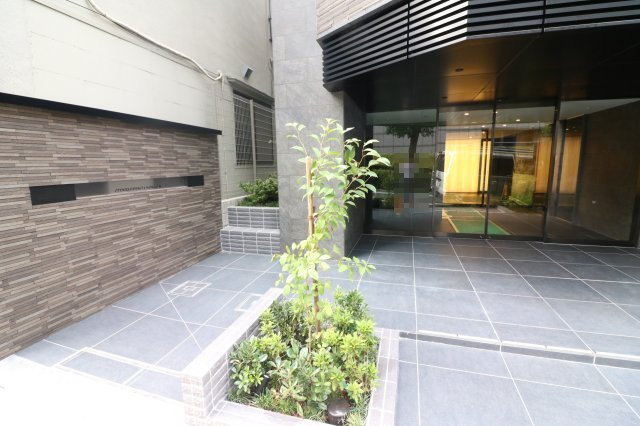 【エントランス】