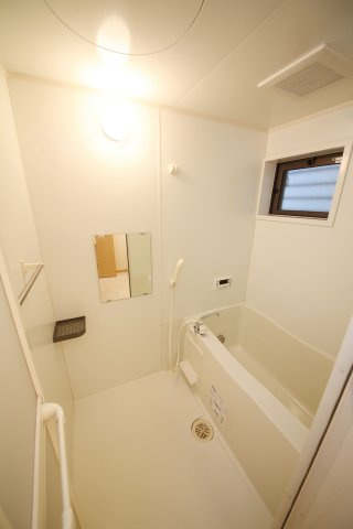 プレジール伏見の浴室