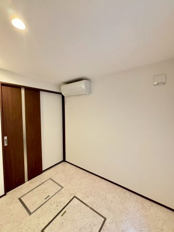 杉並区和田１丁目戸建の洋室|明るい洋室です