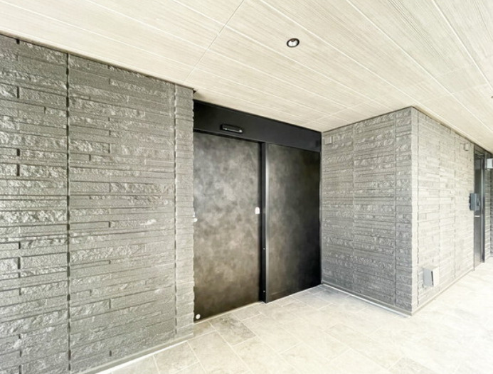 【エントランス】