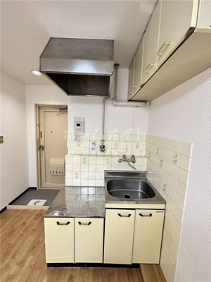 【キッチン】 | ひかりハイツ | きれいなキッチンです