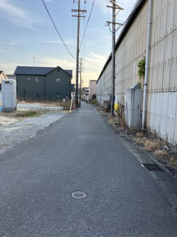 高浜市二池町の前面道路含む現地写真|西側道路