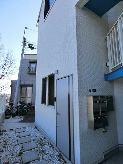 ヒルズビュー赤羽西のエントランス