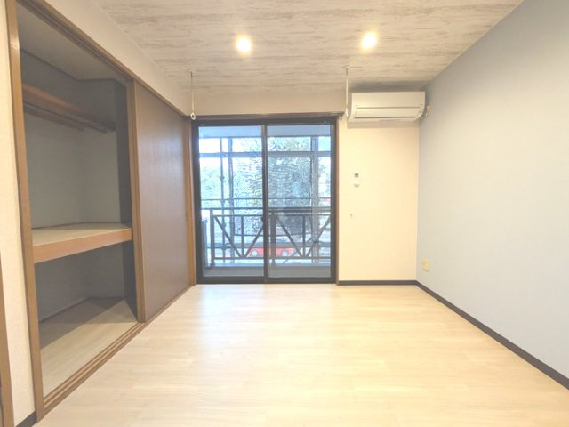 オークタウンＡの居間・リビング