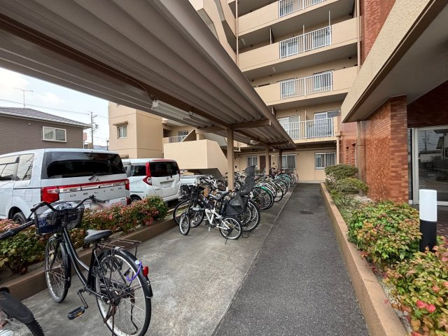 メイツ半田の駐輪場