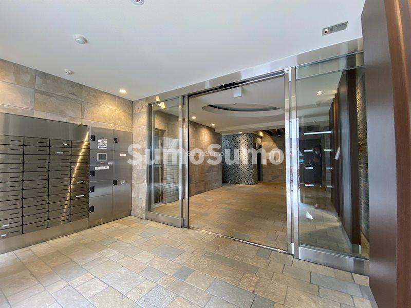 レジュールアッシュ難波MINAMIのロビー