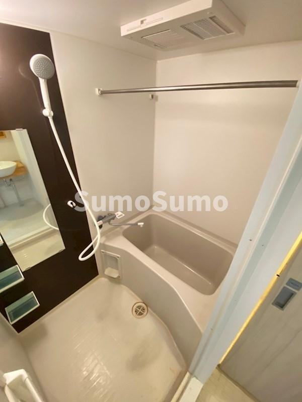 レジュールアッシュ難波MINAMIの浴室