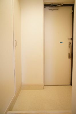 リブリ・リヴィエール北戸田の玄関