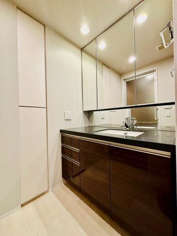 ザ・パークハウス中之島タワーの独立洗面台|独立洗面台