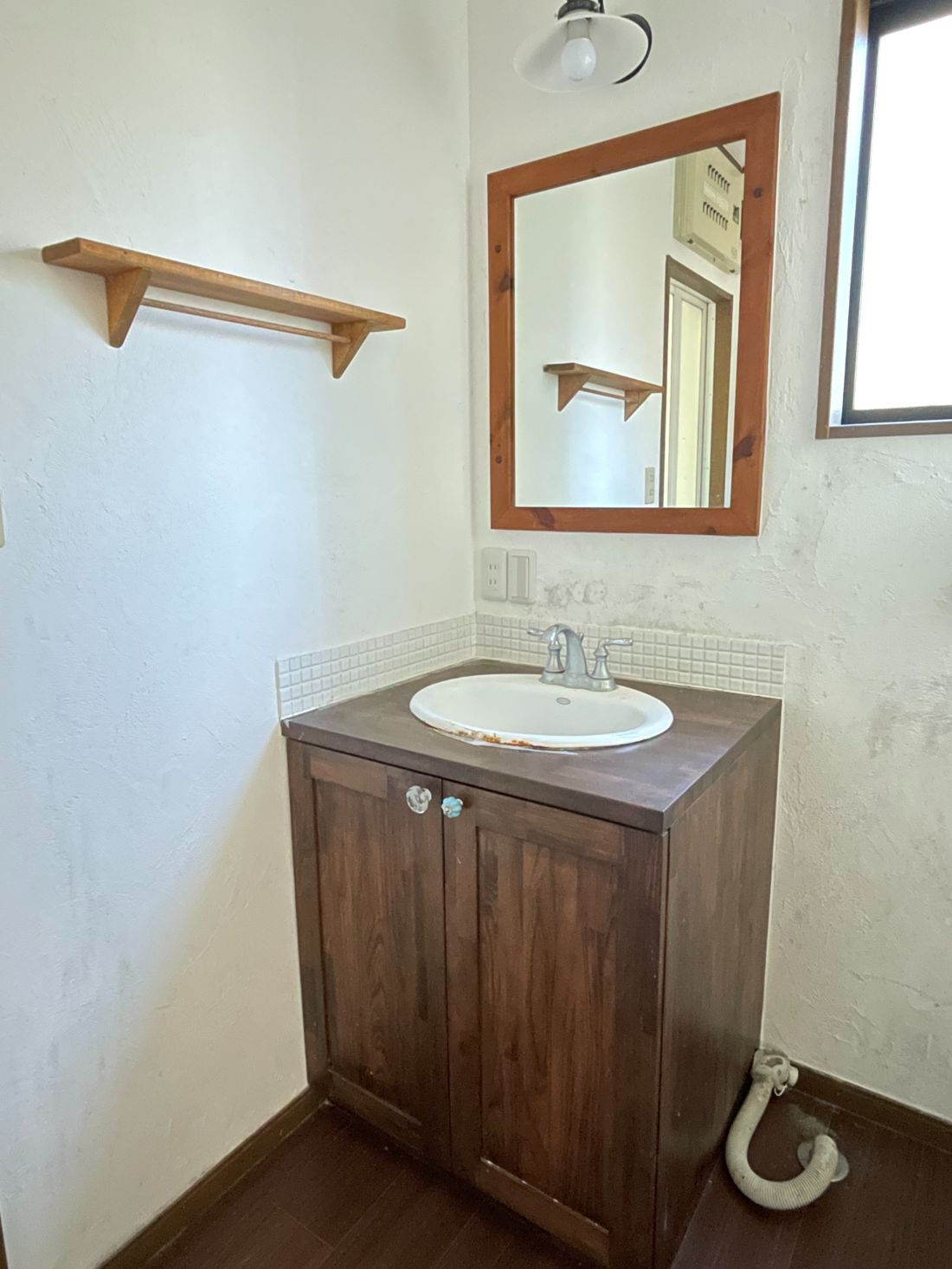 日の出町平井　中古戸建の洗面所|お洒落なデザインの洗面台です！