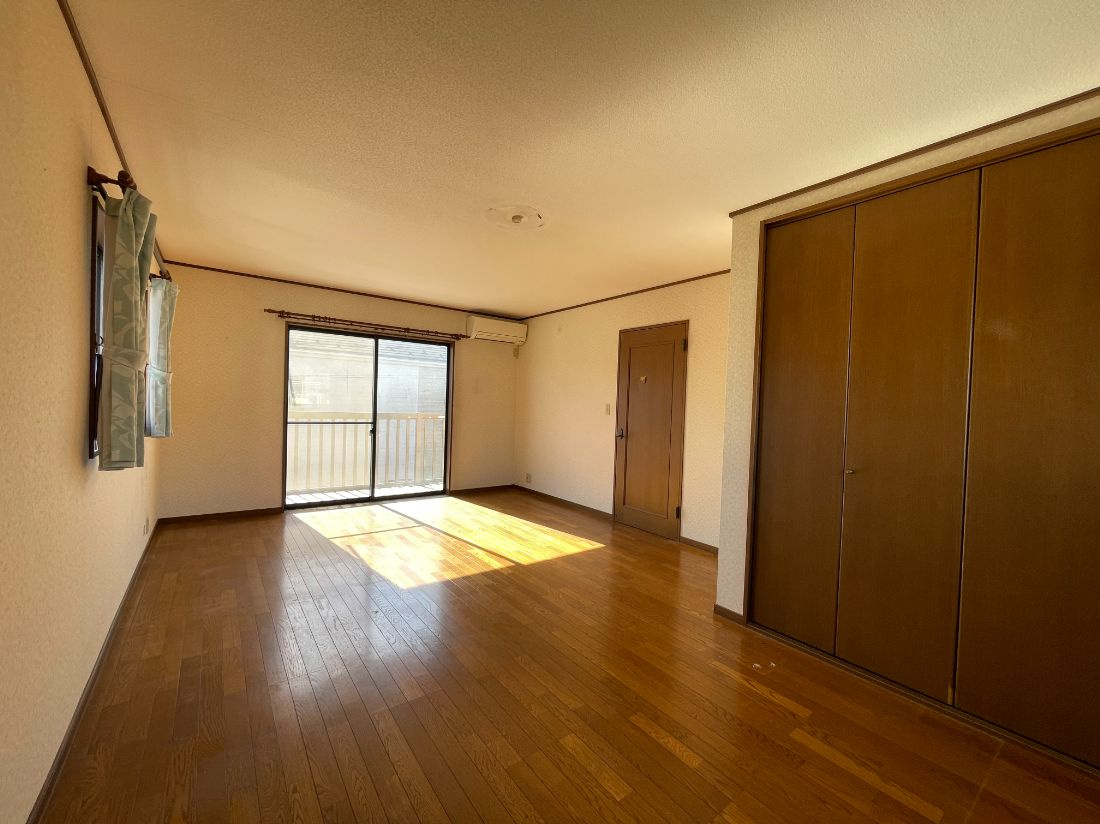 日の出町平井　中古戸建の寝室|2階主寝室