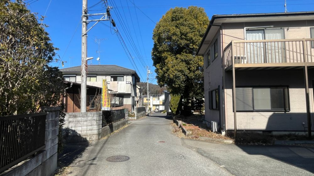 日の出町平井　中古戸建のその他|前面道路