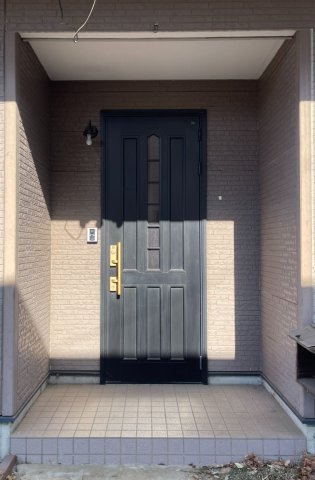 日の出町平井　中古戸建の玄関