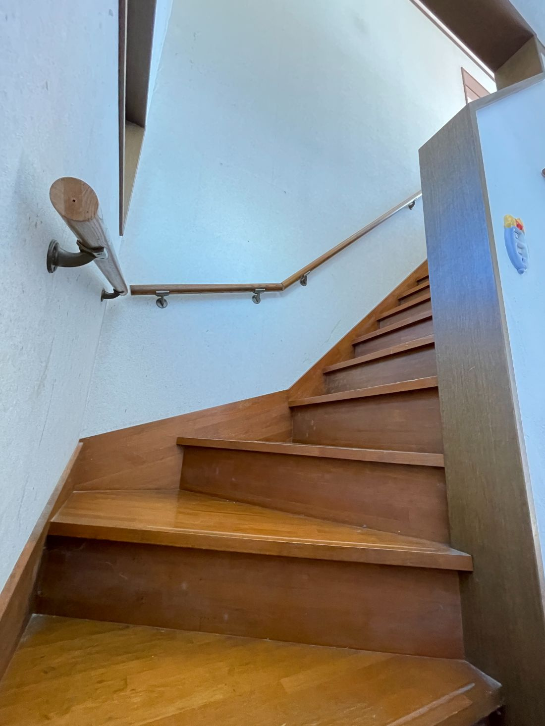 日の出町平井　中古戸建の内装|階段