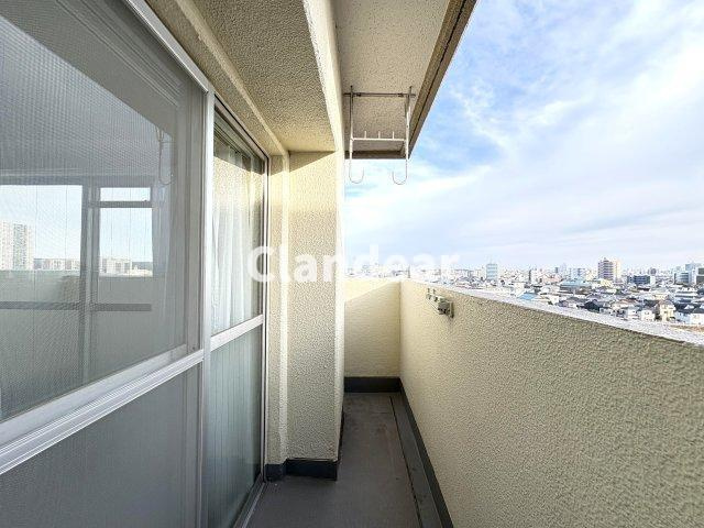 ニューハイツ中川のバルコニー|ドキドキの新生活も、安心してスタート。ぴったりの住まいを見つけませんか？クランディアが一緒に住まい選びをサポートします‼　まずは、お気軽にお問合せください　＃クランディア