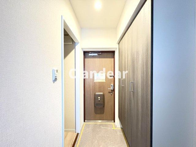 ニューハイツ中川の玄関|ドキドキの新生活も、安心してスタート。ぴったりの住まいを見つけませんか？クランディアが一緒に住まい選びをサポートします‼　まずは、お気軽にお問合せください　＃クランディア