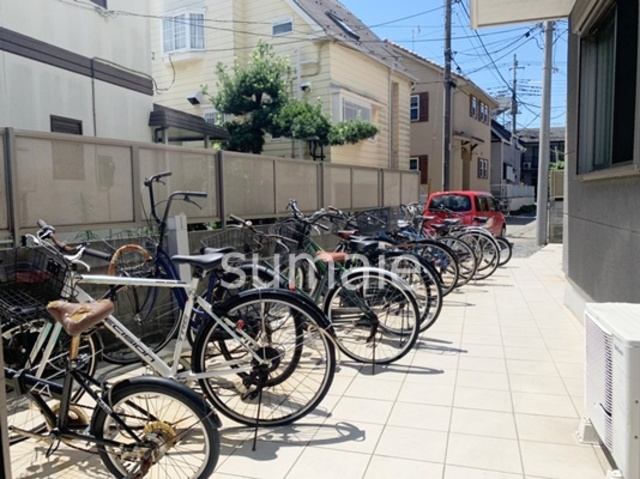 Bキャッスル東大宮のロビー|エントランスです！