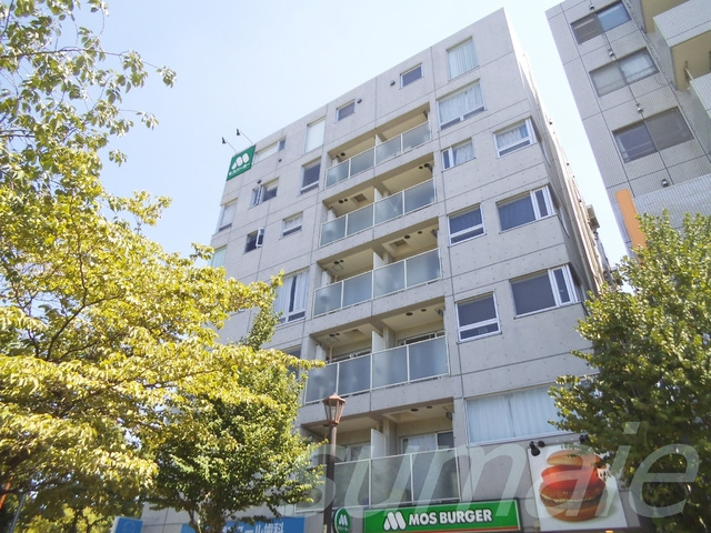 プライムアーバン浮間公園の外観|自然が多いエリアです☆