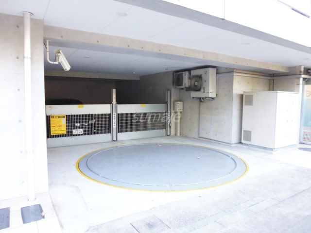 プライムアーバン浮間公園の駐車場|駐車場までついてます♪空きはご確認下さい