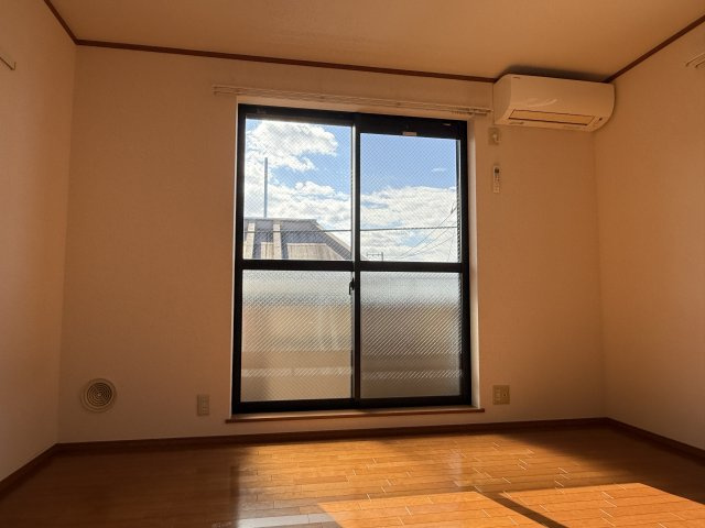 メゾン沖田の居間・リビング|同建物別室参考写真