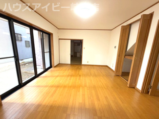 【居間・リビング】 | 岐阜市粟野台！敷地広々73坪！7SLDKのお家です♪お車スペース3台可能！オール電化住宅！ | 岐阜市粟野台！敷地広々73坪！7SLDKのお家です♪お車スペース3台可能！オール電化住宅！