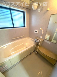 【浴室】 | 岐阜市粟野台！敷地広々73坪！7SLDKのお家です♪お車スペース3台可能！オール電化住宅！ | 岐阜市粟野台！敷地広々73坪！7SLDKのお家です♪お車スペース3台可能！オール電化住宅！