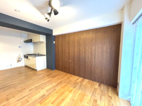 西大路ガーデンハイツの居間・リビング