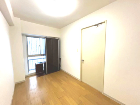 西大路ガーデンハイツの洋室