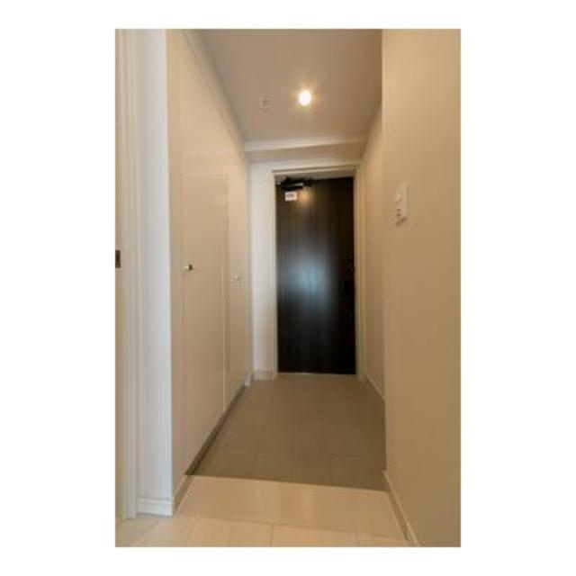 メルクマール京王笹塚レジデンスの玄関|※写真は同タイプ住戸です。