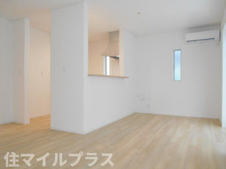 【居間・リビング】 | 会津若松市門田町黒岩新築一戸建て4棟 | こちらの居間で趣味の時間をお楽しみください