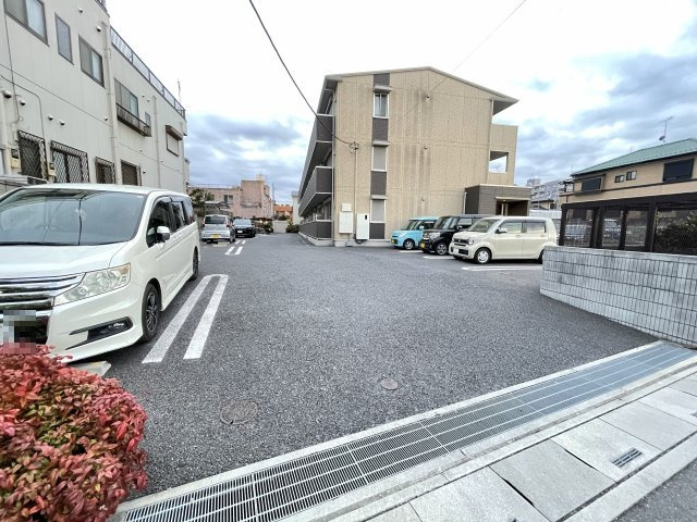 アンクレージュの駐車場