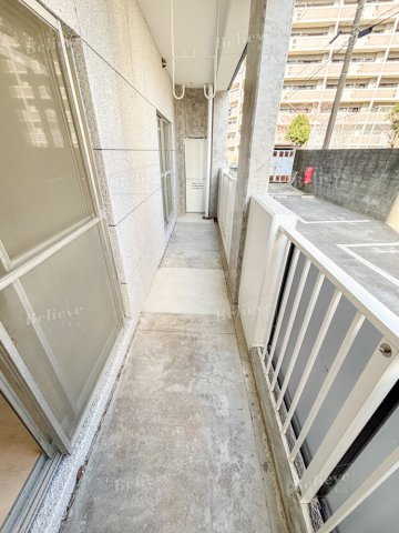 組坂ビルNo8のバルコニー|陽当たり良好なバルコニーです♪