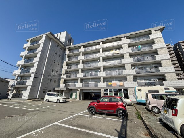 組坂ビルNo8の外観|綺麗な外観です☆