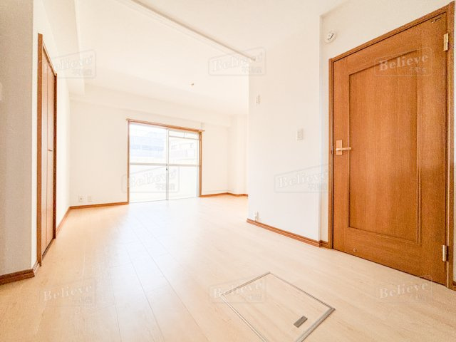 組坂ビルNo8の居間・リビング|広いリビング☆