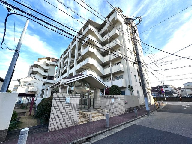 グリーンパーク第16綾瀬の外観|ドキドキの新生活も、安心してスタート。ぴったりの住まいを見つけませんか？クランディアが一緒に住まい選びをサポートします‼　まずは、お気軽にお問合せください　＃クランディア