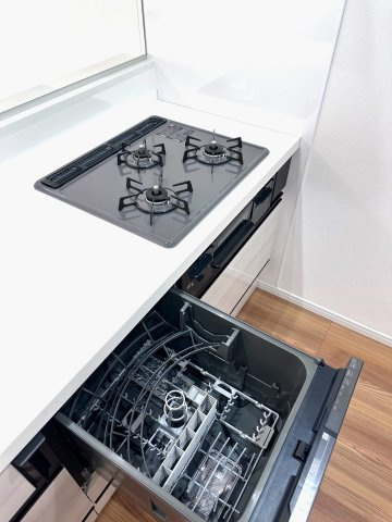 グリーンパーク第16綾瀬のキッチン|ドキドキの新生活も、安心してスタート。ぴったりの住まいを見つけませんか？クランディアが一緒に住まい選びをサポートします‼　まずは、お気軽にお問合せください　＃クランディア