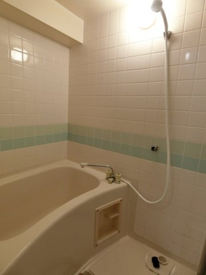 【浴室】 | メゾンドール河野