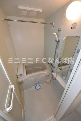 プレサンス江戸堀の浴室