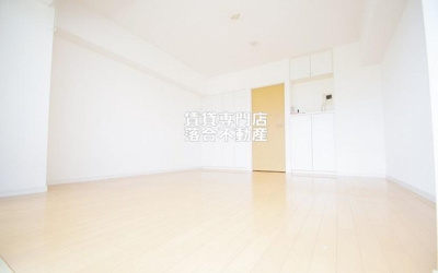 【洋室】 | サーティーフォービル | 使い勝手のいい洋室