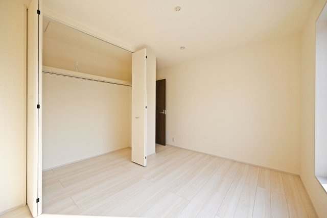 リーブルガーデン尼崎市大島1丁目新築一戸建の収納|-洋室6.5帖(2F)-