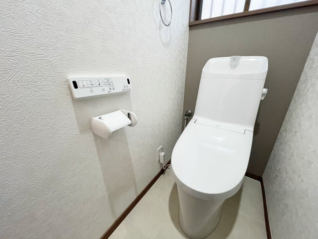 所沢市けやき台中古戸建のトイレ|シンプルで使いやすいトイレです♪