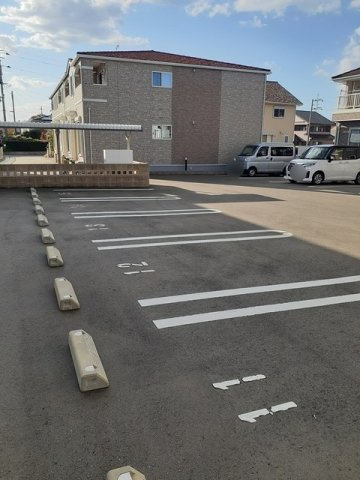 サンリット・カーサの駐車場|駐車スペースもあります☆