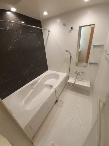 サンリット・カーサの浴室|追い焚き・浴室乾燥機付きのお風呂です♪