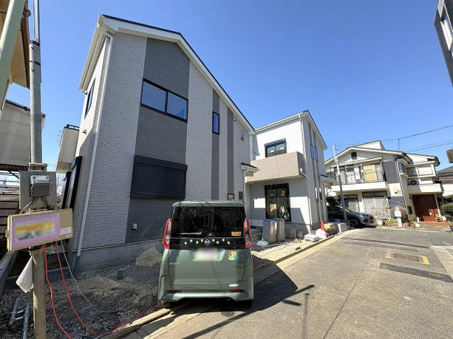 【外観】 | 練馬区西大泉4丁目　新築一戸建住宅　全2棟　(保谷店) | 食洗機付システムキッチン、浴室乾燥機など暮らしに便利な設備仕様も充実。