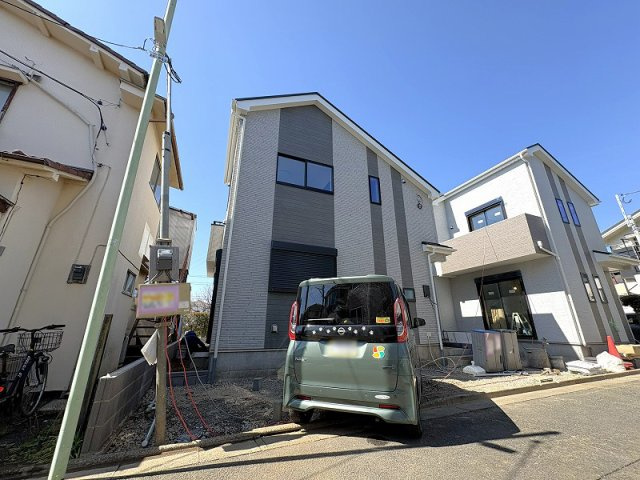 【外観】 | 練馬区西大泉4丁目　新築一戸建住宅　全2棟　(保谷店) | バルコニーは南向きの為、たっぷりの陽光が降り注ぎます。