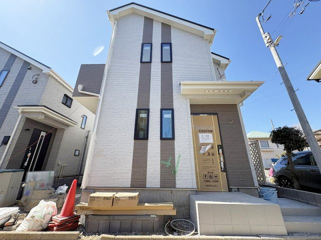 【外観】 | 練馬区西大泉4丁目　新築一戸建住宅　全2棟　(保谷店) | バルコニーは南向きの為、たっぷりの陽光が降り注ぎます。