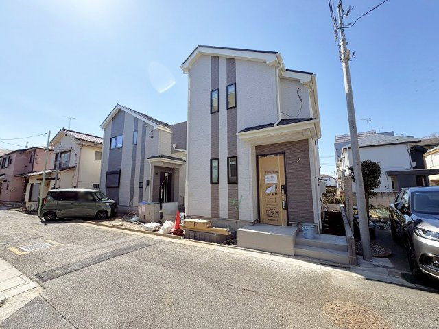 【前面道路含む現地写真】 | 練馬区西大泉4丁目　新築一戸建住宅　全2棟　(保谷店) | 保育園、幼稚園、小中学校が徒歩10分圏内に揃い子育て環境良好。