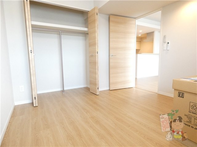 ＴＷＩＮ　ＴＯＷＥＲＳ　ＡＺＵＫＩの洋室