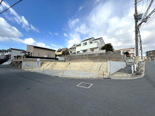 神戸市垂水区南多聞台　土地の前面道路含む現地写真